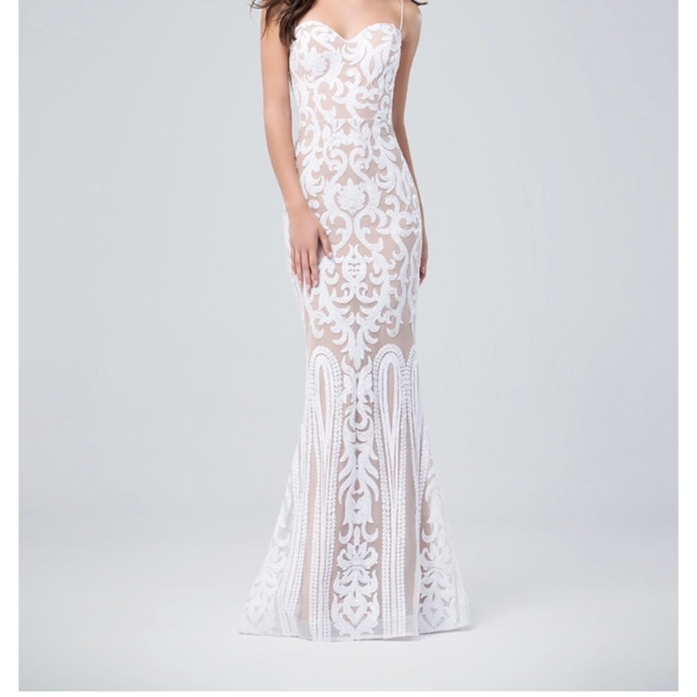 WHITE PROM DRESS - Picture 5 of 5